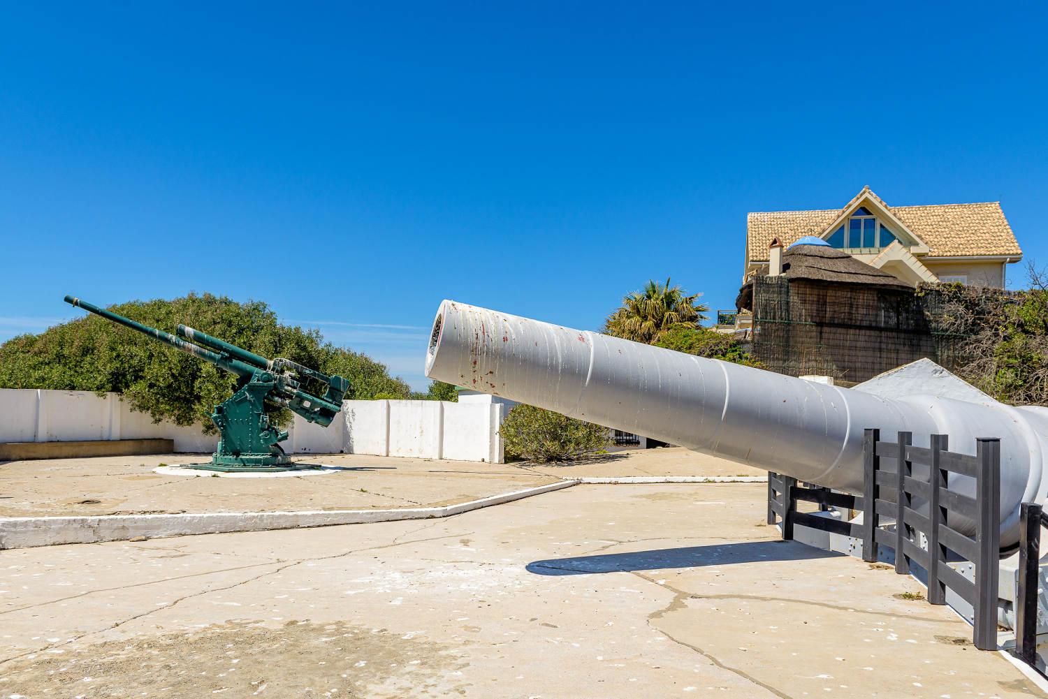 100 Ton Gun Gibraltar