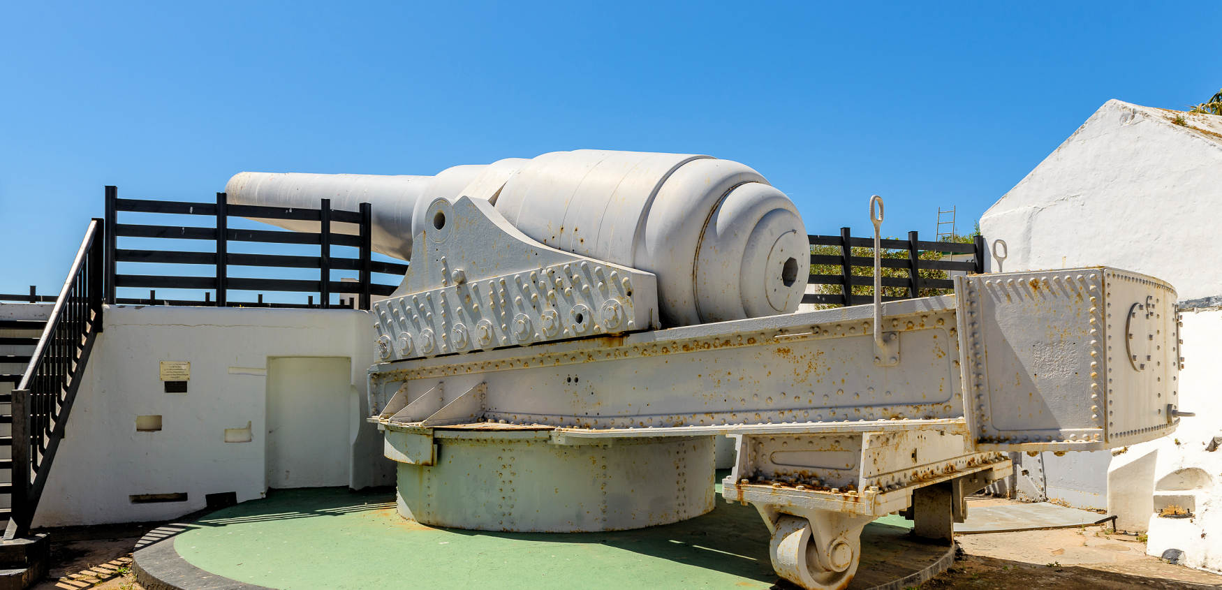 100 Ton Gun Gibraltar
